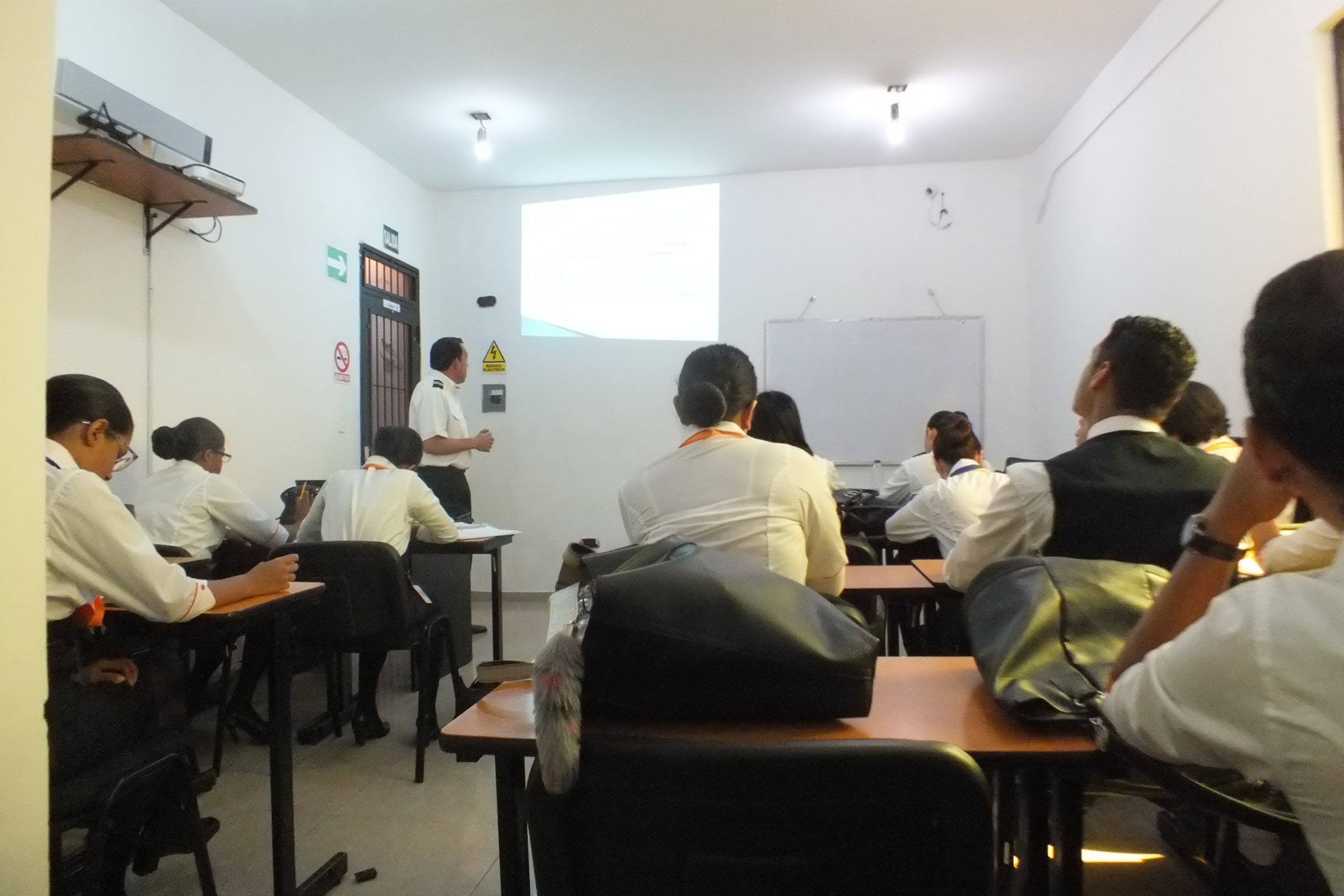 Adoctrinamiento aeronautico fiaep aerotraining college